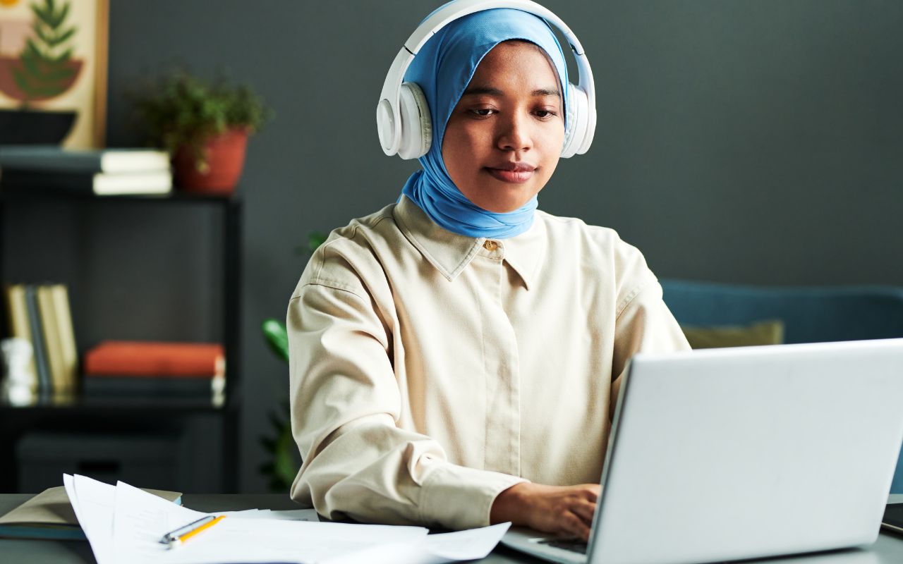 Woman taking an online course